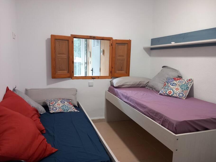 אל קאמפיו Acogedor Bungalow Adosado מראה חיצוני תמונה
